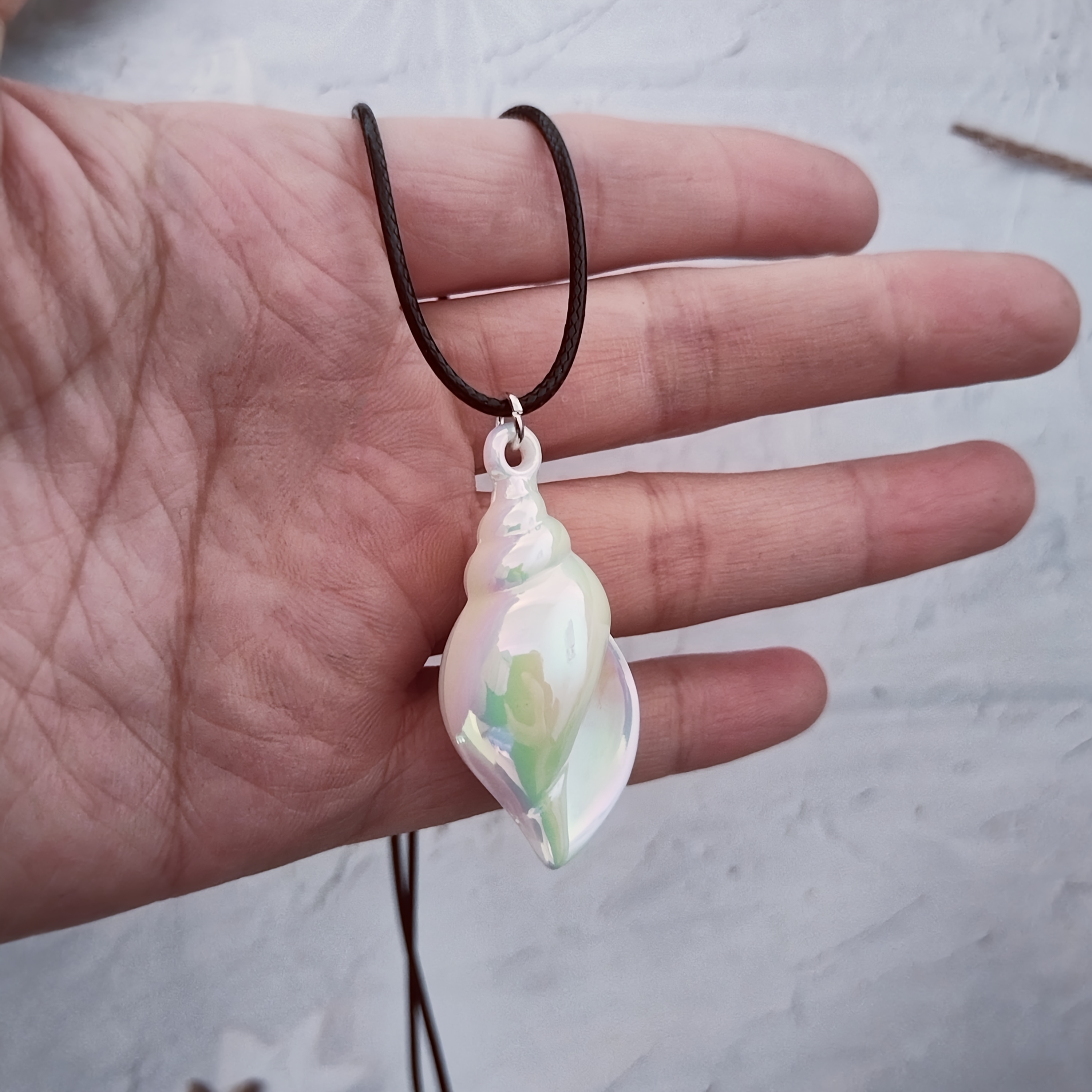 Boho Acrylic Shell & Conch Pendant Necklace